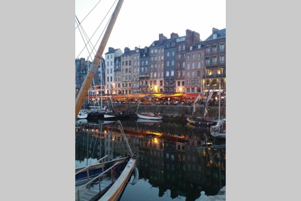 Une Pause Chez Julien, Appartement Lumineux Et Idealement Situe! Honfleur Zewnętrze zdjęcie
