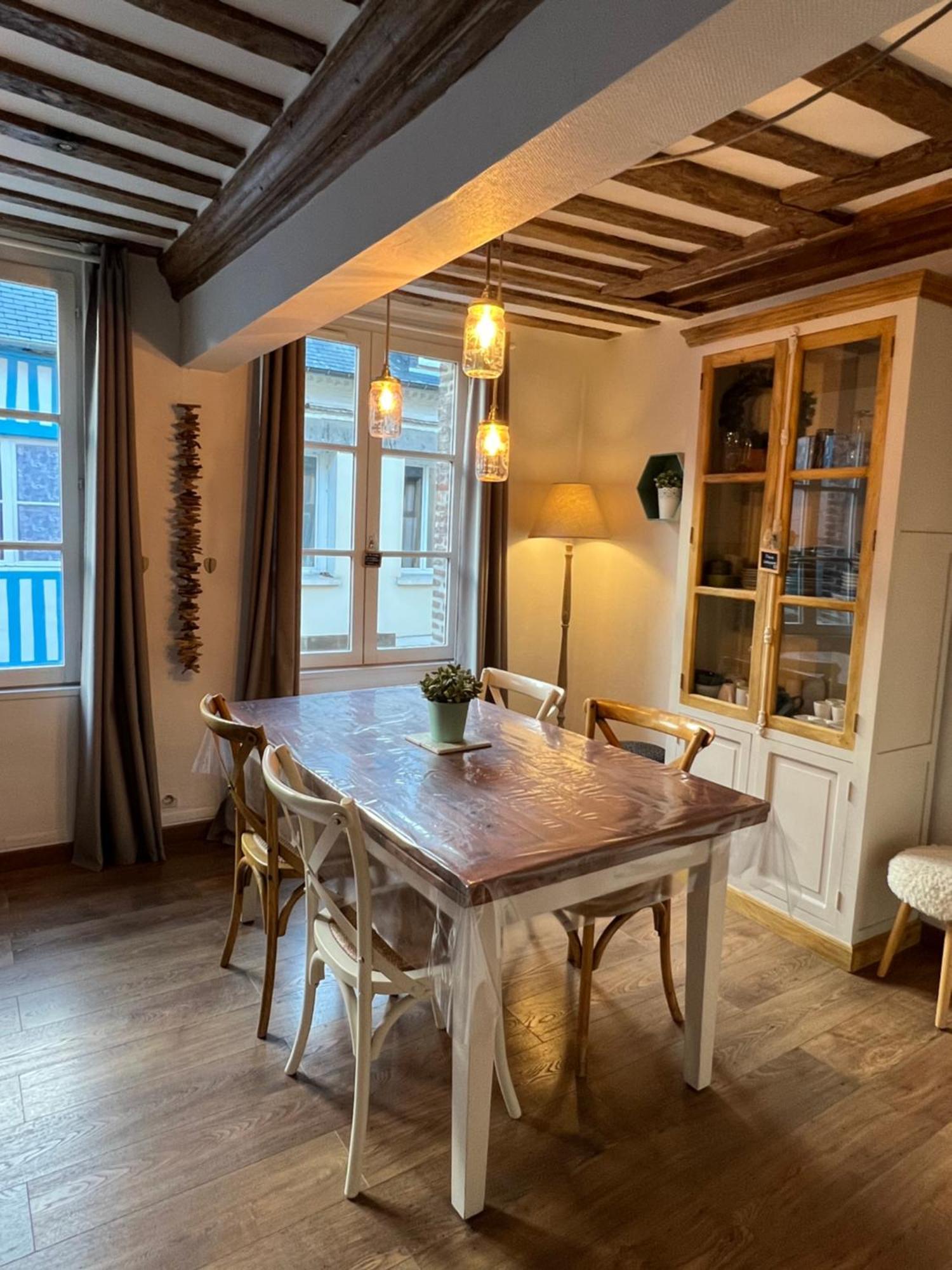 Une Pause Chez Julien, Appartement Lumineux Et Idealement Situe! Honfleur Zewnętrze zdjęcie