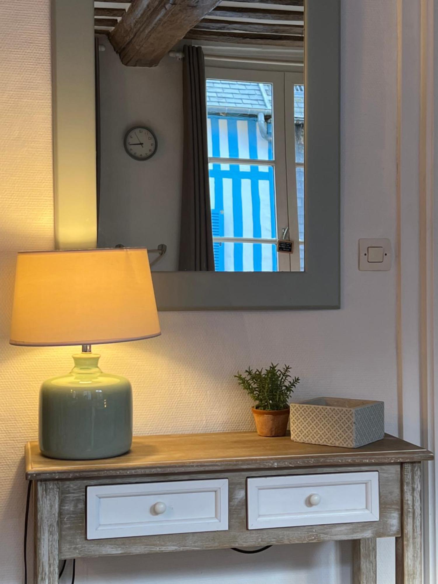 Une Pause Chez Julien, Appartement Lumineux Et Idealement Situe! Honfleur Zewnętrze zdjęcie