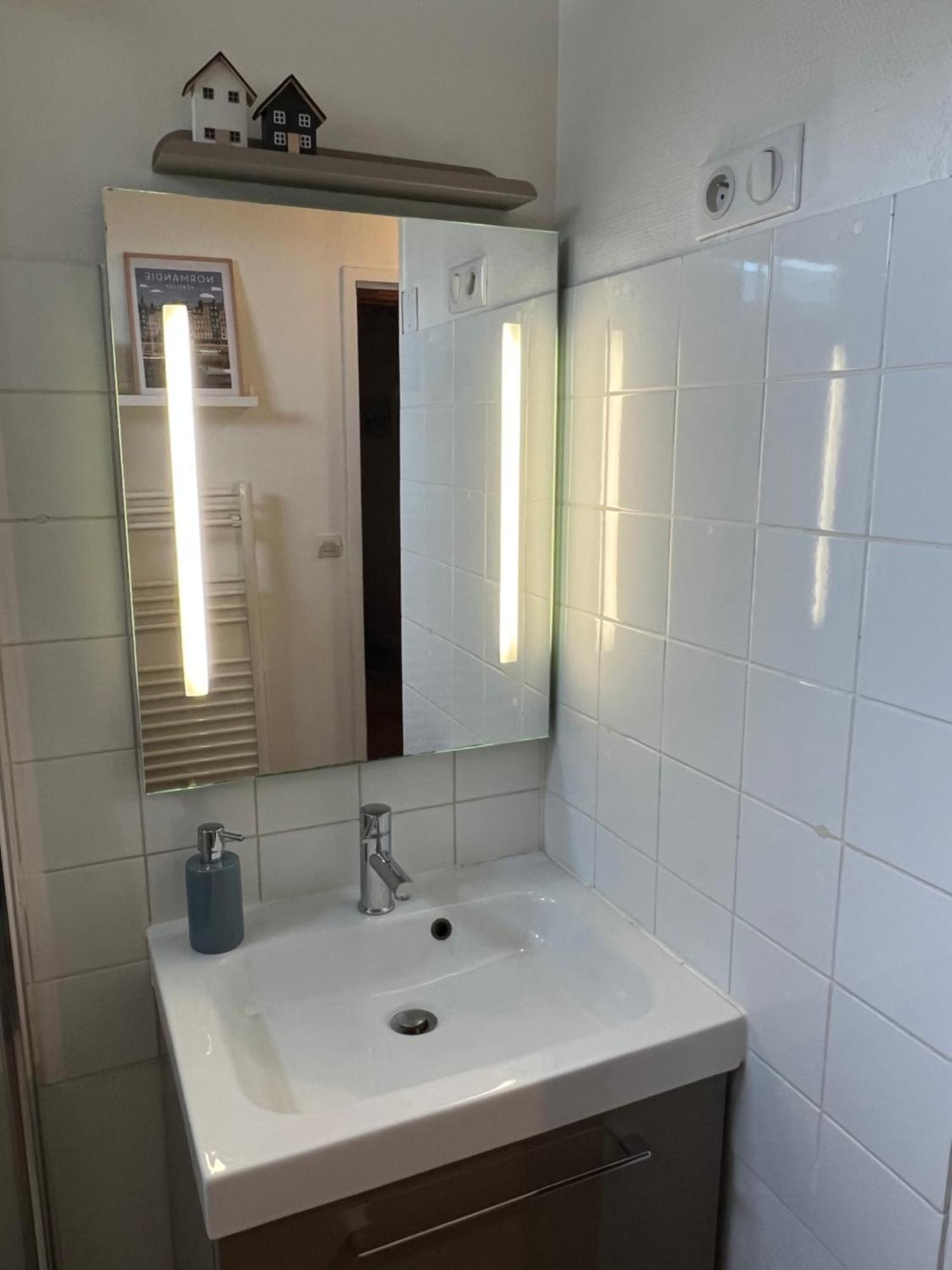Une Pause Chez Julien, Appartement Lumineux Et Idealement Situe! Honfleur Zewnętrze zdjęcie